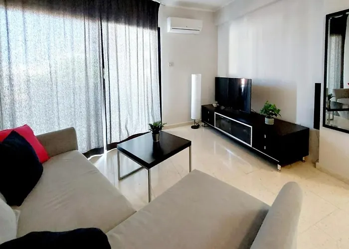1st Floor 1st Class Pool View Apt. Apartamento *