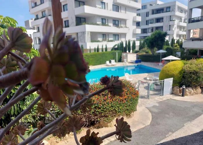 Apartamento 1st Floor 1st Class Pool View Apt. Paphos
