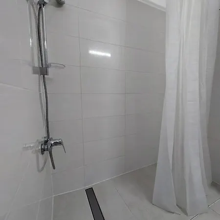 1st Floor 1st Class Pool View Apt. Πάφος