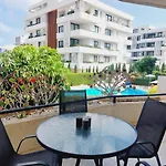 1st Floor 1st Class Pool View Apt. Apartament Paphos