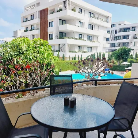 1st Floor 1st Class Pool View Apt. Апартаменты Пафос