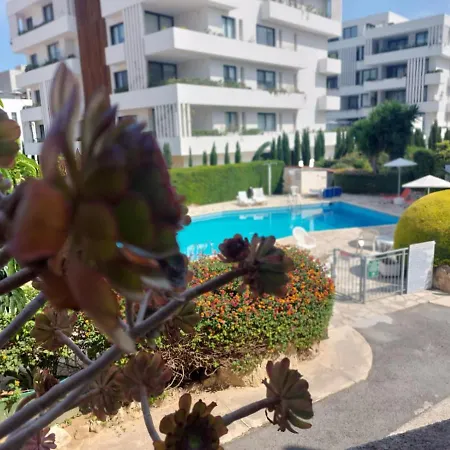 Apartament 1st Floor 1st Class Pool View Apt. Pafos