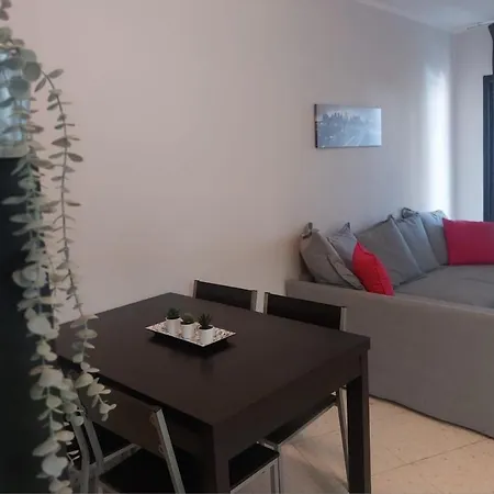 1st Floor 1st Class Pool View Apt. Appartement